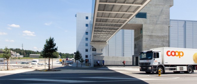 il centro logistico nazionale dall'esterno 